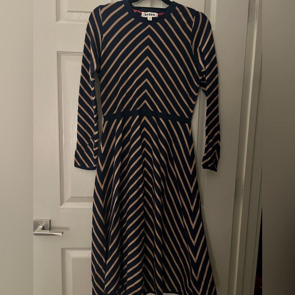Boden Chevron Navy and Beige Long Sleeve Dress